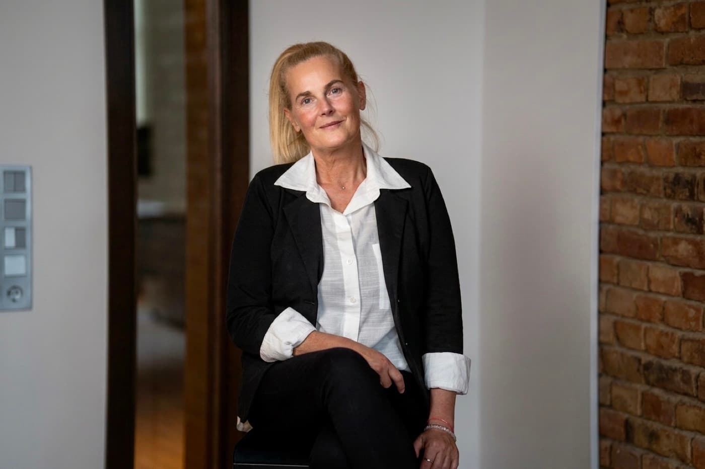 Veronik Niepötter, Immobilienmaklerin